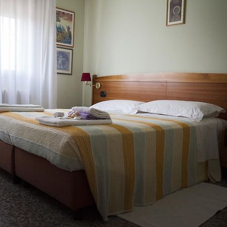Hotel Trieste Pontelongo Eksteriør billede