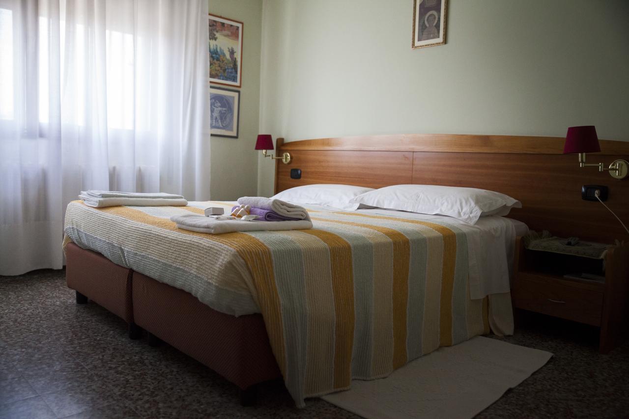 Hotel Trieste Pontelongo Eksteriør billede