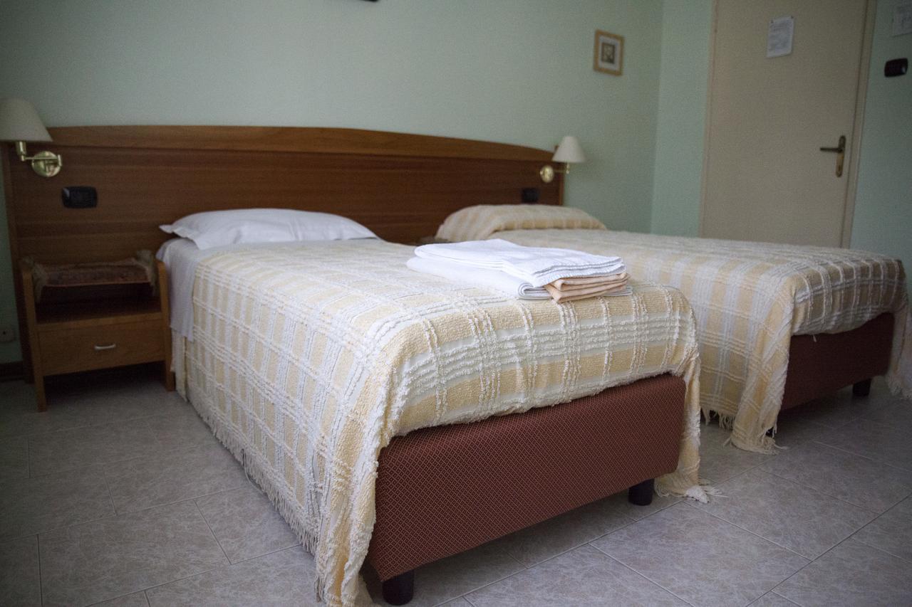 Hotel Trieste Pontelongo Eksteriør billede